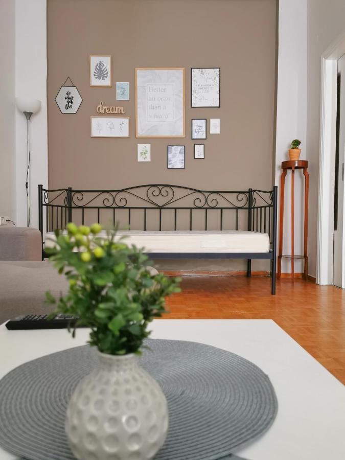 Central Apartment كالاماتا المظهر الخارجي الصورة